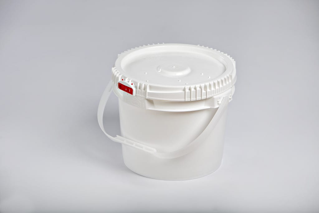 Plastic Pail - 2.5 Gallon Life Latch NG PailM&M Industries - Ultimate Pail  & Packaging Solutions