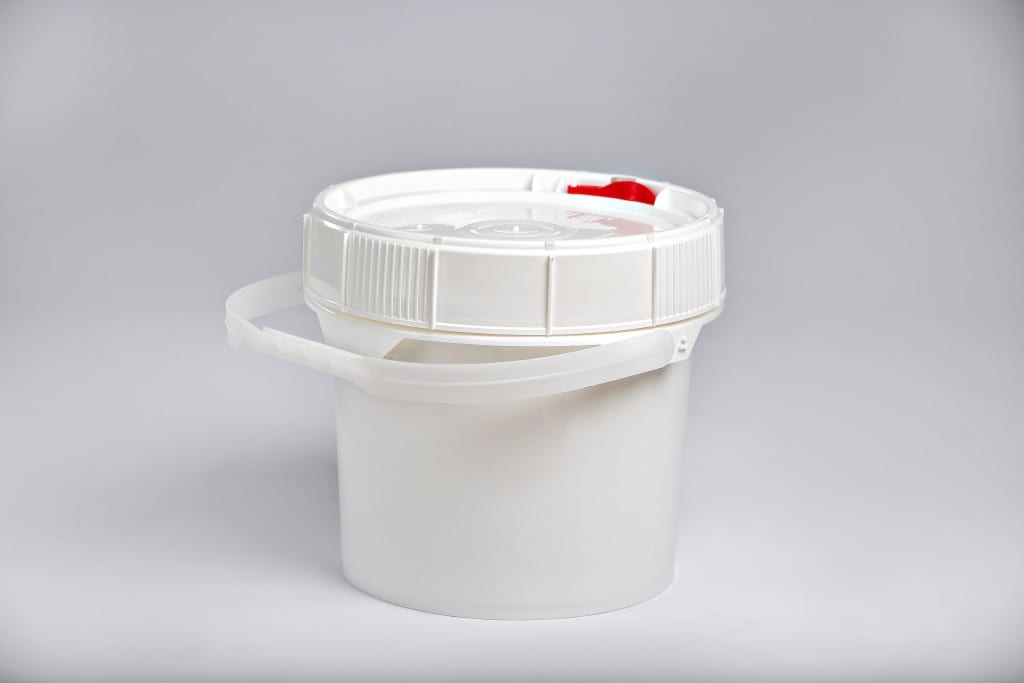 Plastic Pail - 2.5 Gallon Life Latch NG PailM&M Industries - Ultimate Pail  & Packaging Solutions