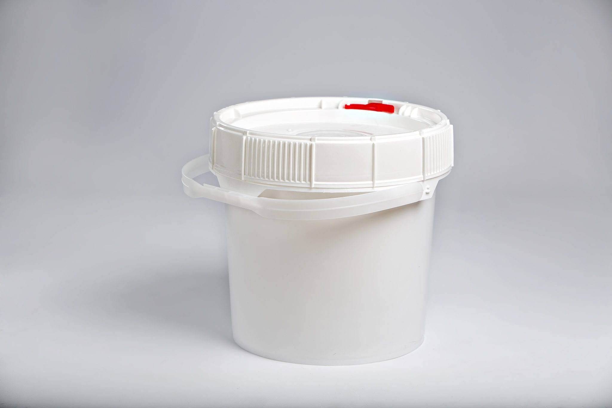 LIFE LATCH® NEW GENERATION 5 GALLON PLASTIC PAIL WITH WHITE SCREW